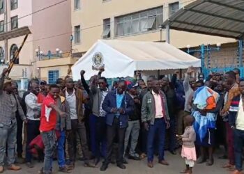 Kenyan teachers protest against returning to Mandera