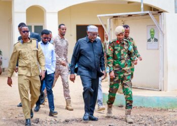 President Aden Mohamed Nur Madobe with 60th Division officers at the division headquarters in Baidoa on 20 September 2026